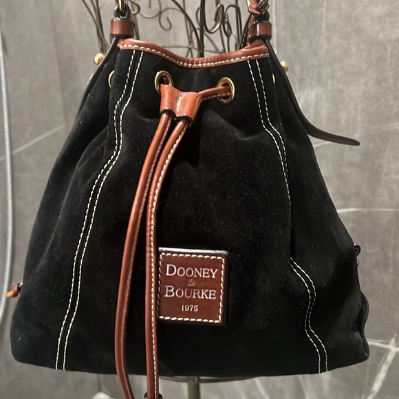 Dooney & Bourke EUC Suede bucket bag Black with dust bag - Picture 14 of 16